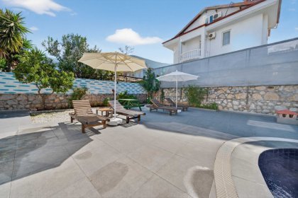 Villa Arena (2311)