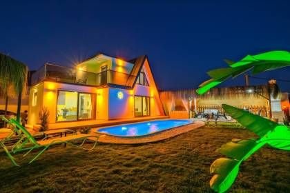 Villa Karsu | Fethiye Eldirek'te Çocuk Oyun Alanlı, Jakuzili ve Lüks Tatil Villası  (1060)
