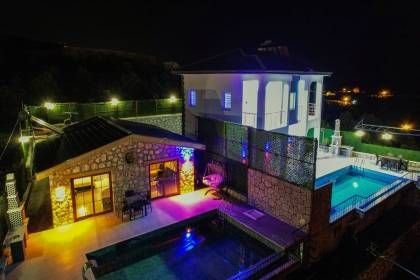 Villa Hızlı Luna (1615)