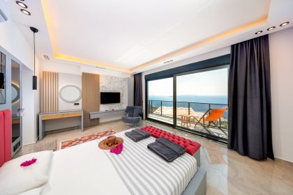 Villa Lunar (2114)