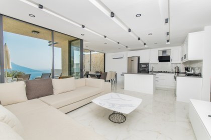 Villa Prada (2369)