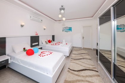 Villa Şirine (2076)
