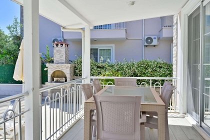 Villa Taraya 1 (1989)
