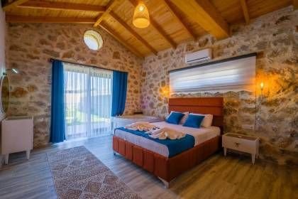 Villa Oga | Fethiye'de Taş Mimari Konseptli, Jakuzili Lüks Tatil Villası (1077)