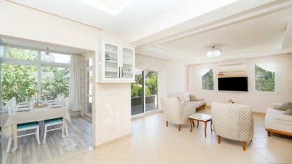 Villa Vela (2089)