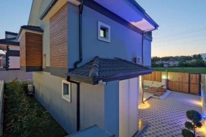 Villa White Day Elmas (1616)
