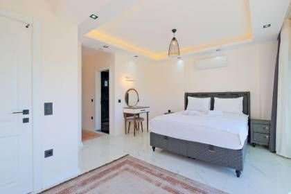 Villa White Day Elmas (1616)