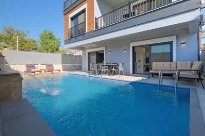 Villa White Day Elmas (1616)