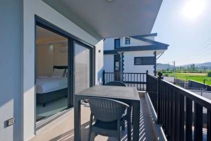 Villa White Day Elmas (1616)