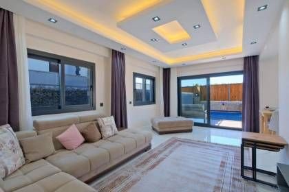 Villa White Day Elmas (1616)